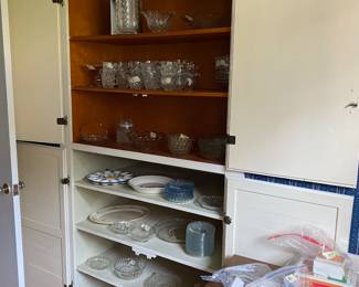 Crystal and glassware. 