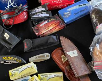 Great selection of new in box knives. 