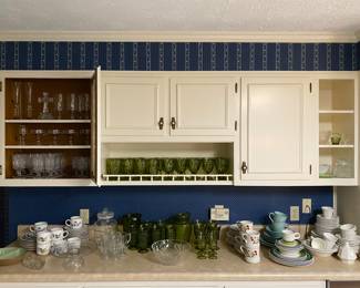 Glassware. Dishes. Crystal.