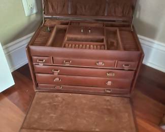 jewelry chest