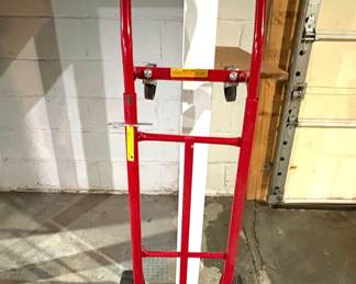 Milwaukee 600 lb. Capacity 2-in-1 Convertible Hand Truck.