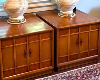 Two Drexel Meridian Mid Century Modern Side Table (Excellent Condition)
