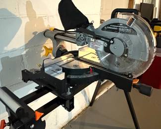 Chicago Electric 10" Compound Sliding Miter Saw