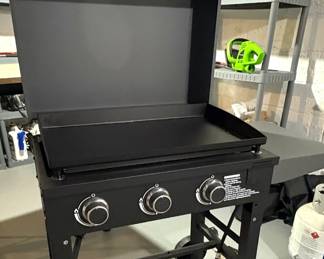 Expert Grill Pioneer 28-Inch Portable Propane Gas Griddle.