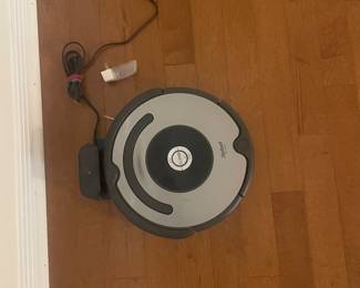 Roomba Vacuum robot $125