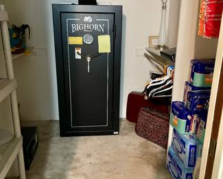 Large safe - you must move