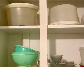 Cake holders, Tupperware