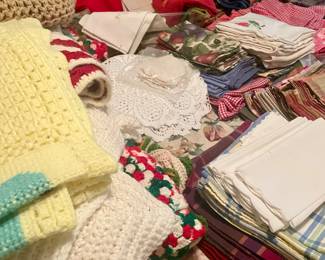 Napkins, linens, tablecloths
