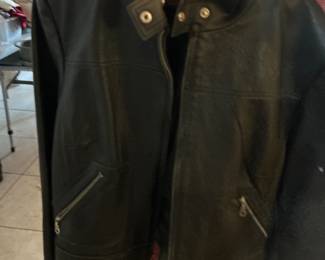 Women’s leather jacket never used -$50