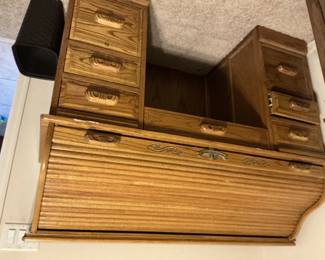 Toll top desk$100