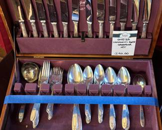 Oneida Community Plate Grosvenor Set