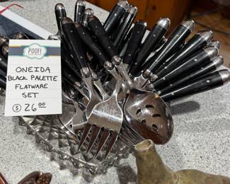 Oneida Black Palette Flatware Set