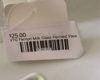 VTG Fenton Milk Glass Horned Vase 