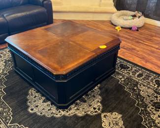 Beautiful rug and coffee table