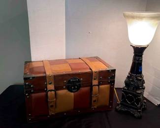 Vintage Chest Decorative Table Lamp