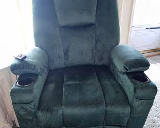 Pre-selling this lift chair. In excellent condition.
300.00