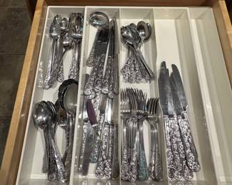 Reed and Barton Queen's Garden Flatware Set