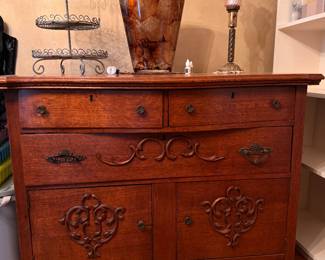 Item 41 Dining room dresser