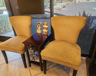 8 lobby chairs, fabric, yellow great condition 37H x 20D x 22W
40.00 each or make offer