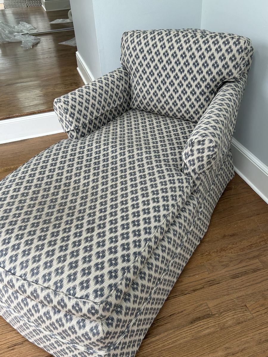 Chase lounge $100.00