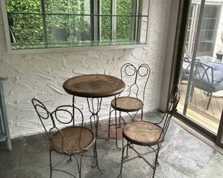Ice cream table and chairs $170.00