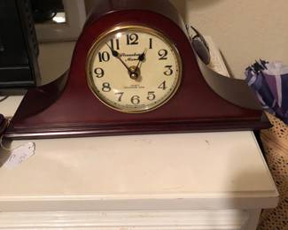 Strausbourg manor mantle clock