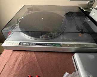 Yamaha Turntable