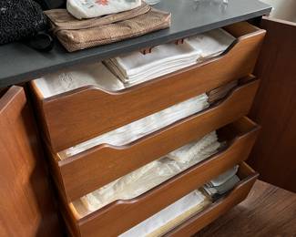 variety of beautiful vintage linens