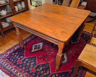 Oak Dining Room Table with leaves