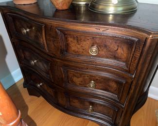 Side Dresser