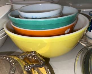 Pyrex Bowls