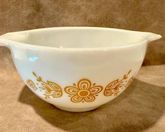 Pyrex "Buttefly Gold" mixing bowl