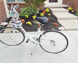 Northrock Woman’s Bike w/Zoom Suspension & Helmet!