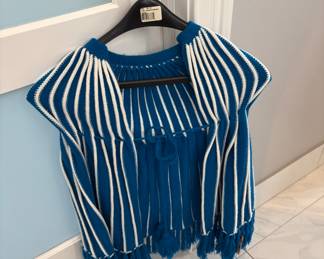 Vtg Knit Cape!
