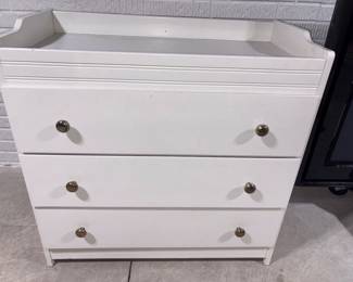 Lullabyes Changing Table!