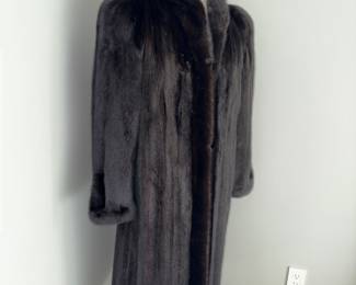 Black Diamond Black Sable Mink Size Small!