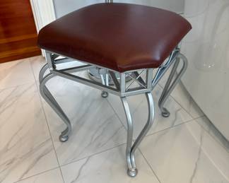 Homtomi Vanity Stool!
