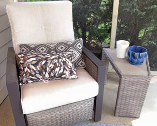 BarcaLounger Patio Recliners w/Side Table!