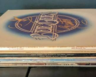 Title Iconic Vinyl LP Lot ft. Bee Gees, The Beatles, Johnny Rivers More