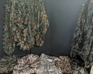Camo Hunting Apparel Hoodies, Ski Mask 2 Matching Suits Size Large