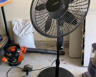 Standing fan