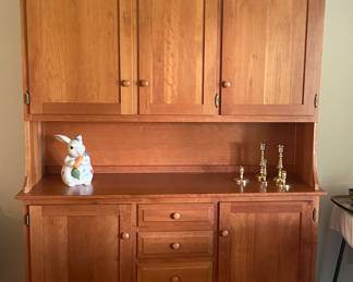 Amish built Hutch
