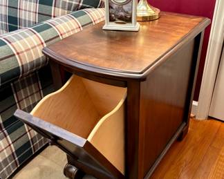 Side/center console style table (detail)...