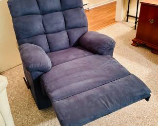 Suede finish manual recliner (detail)...