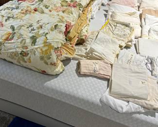 Queen size Sleep Number bed by ILE