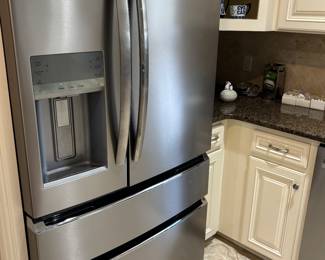 Fridgerdaire Gallery Refrigerator