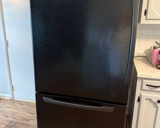 Amana refrigerator