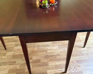 Drop leaf table, 8 seat mahogany toned 