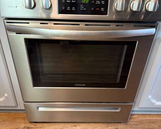 Frigidaire Stove