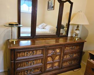 buy online https://www.estatesales.net/MI/Westland/48186/marketplace/74425